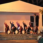 Nicholas Park فندق 4*