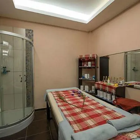 Nicholas Park 4*