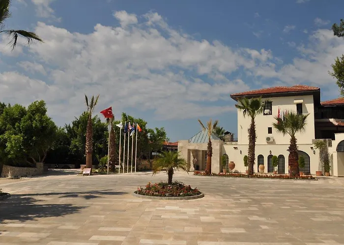 Nicholas Park Hotel 4*