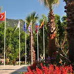 Nicholas Park Hotel 4*