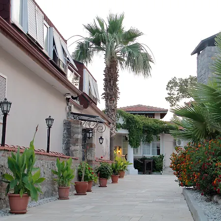 Nicholas Park Hotel 4*