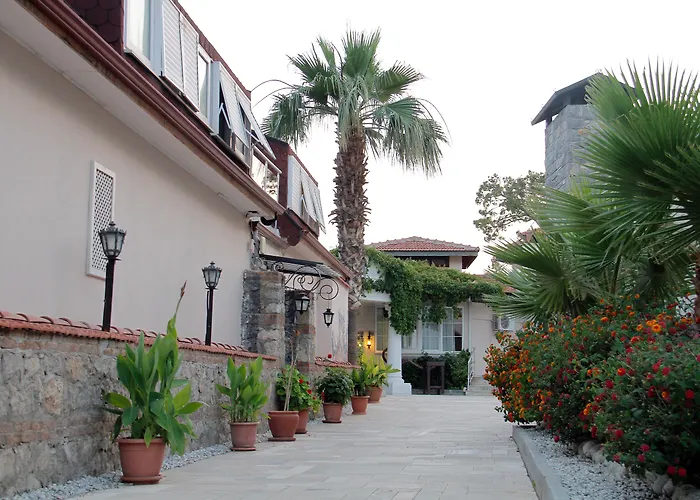 Nicholas Park Hotel 4*