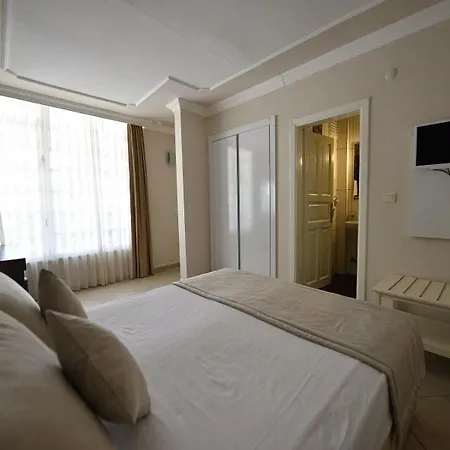 Nicholas Park Отель 4*