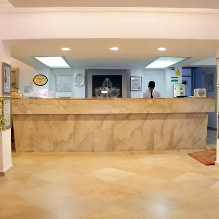 Nicholas Park Hotel 4*