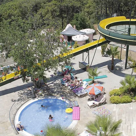 Nicholas Park 4*