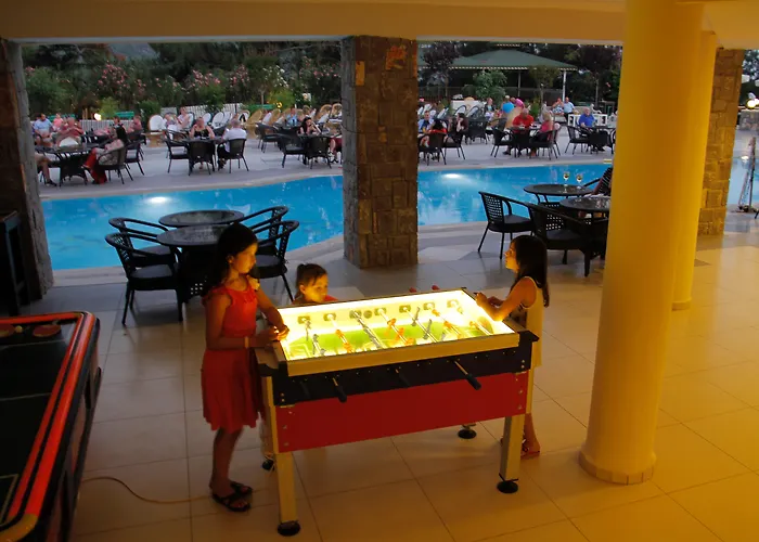 Otel Nicholas Park 4*