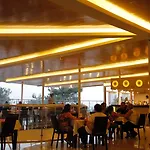 호텔 Nicholas Park 4*