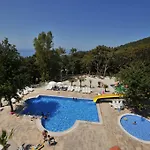 Nicholas Park Hotel